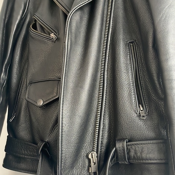FABULOUS condition understated leather bell sleeve biker jacket. - Picture 4 of 6